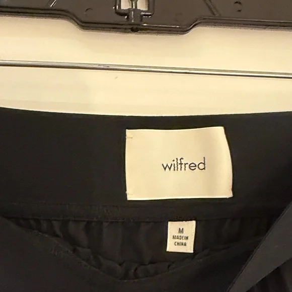 Aritzia Black Pleated Midi Skirt - Picture 3 of 4